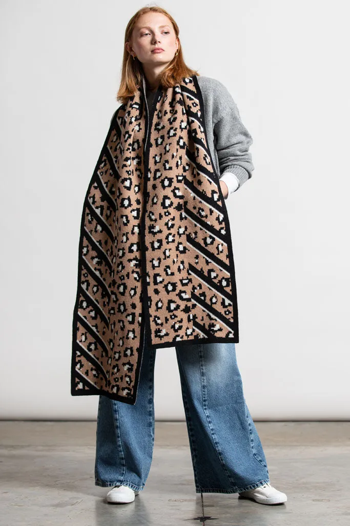 BIG CAT BLANKET SCARF CAMEL BLACK