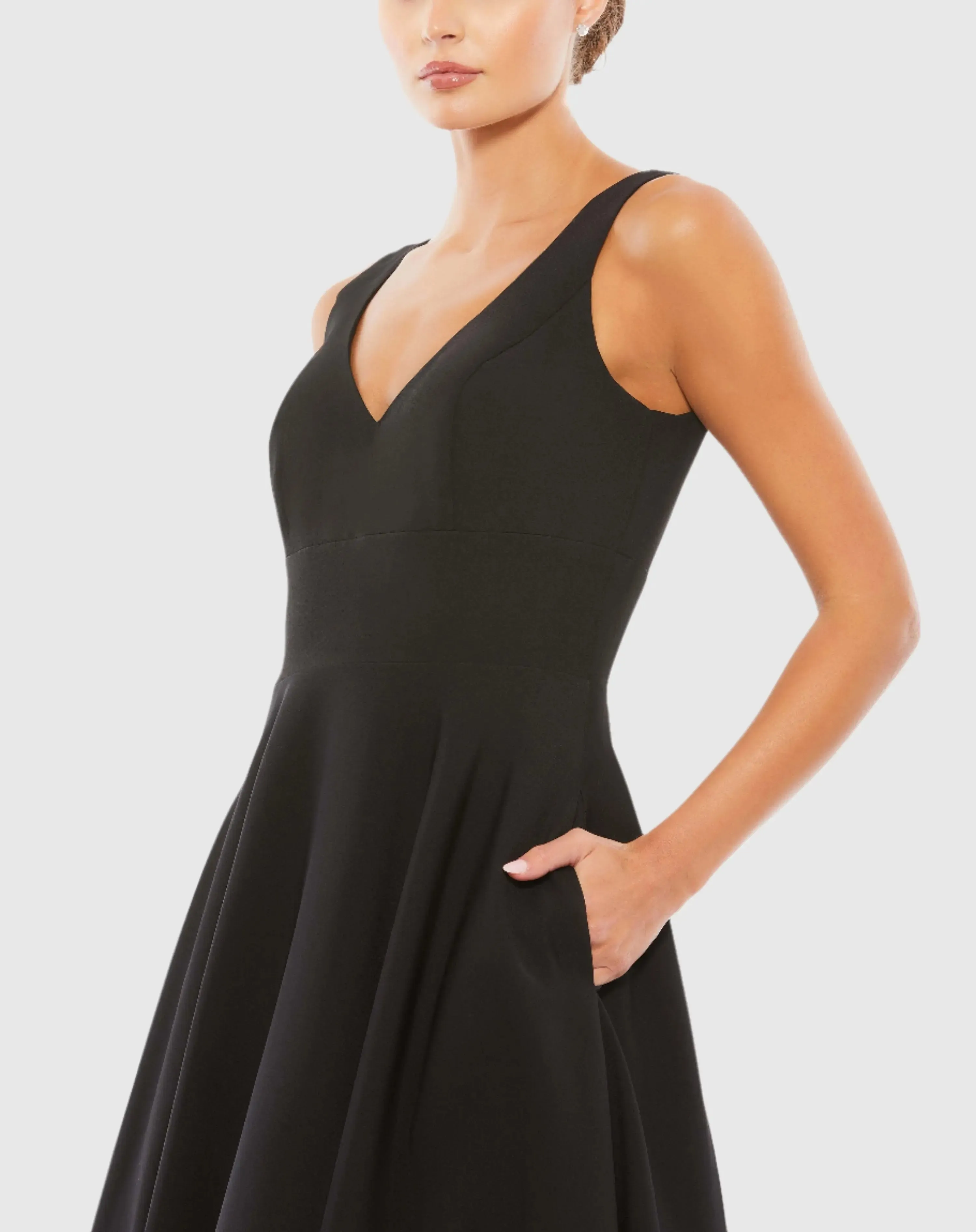 Black Classic Sleeveless A-Line Gown with Pockets