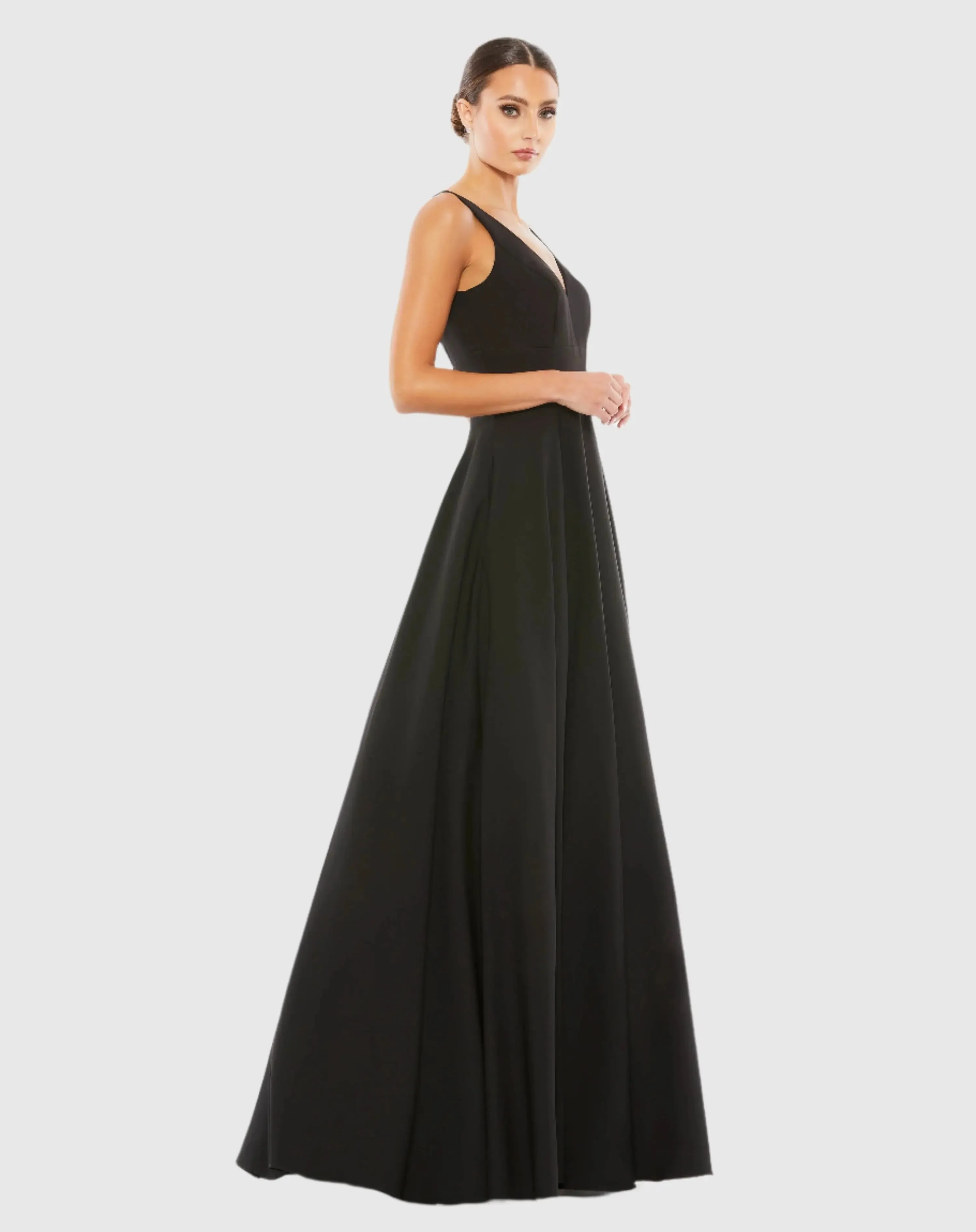 Black Classic Sleeveless A-Line Gown with Pockets