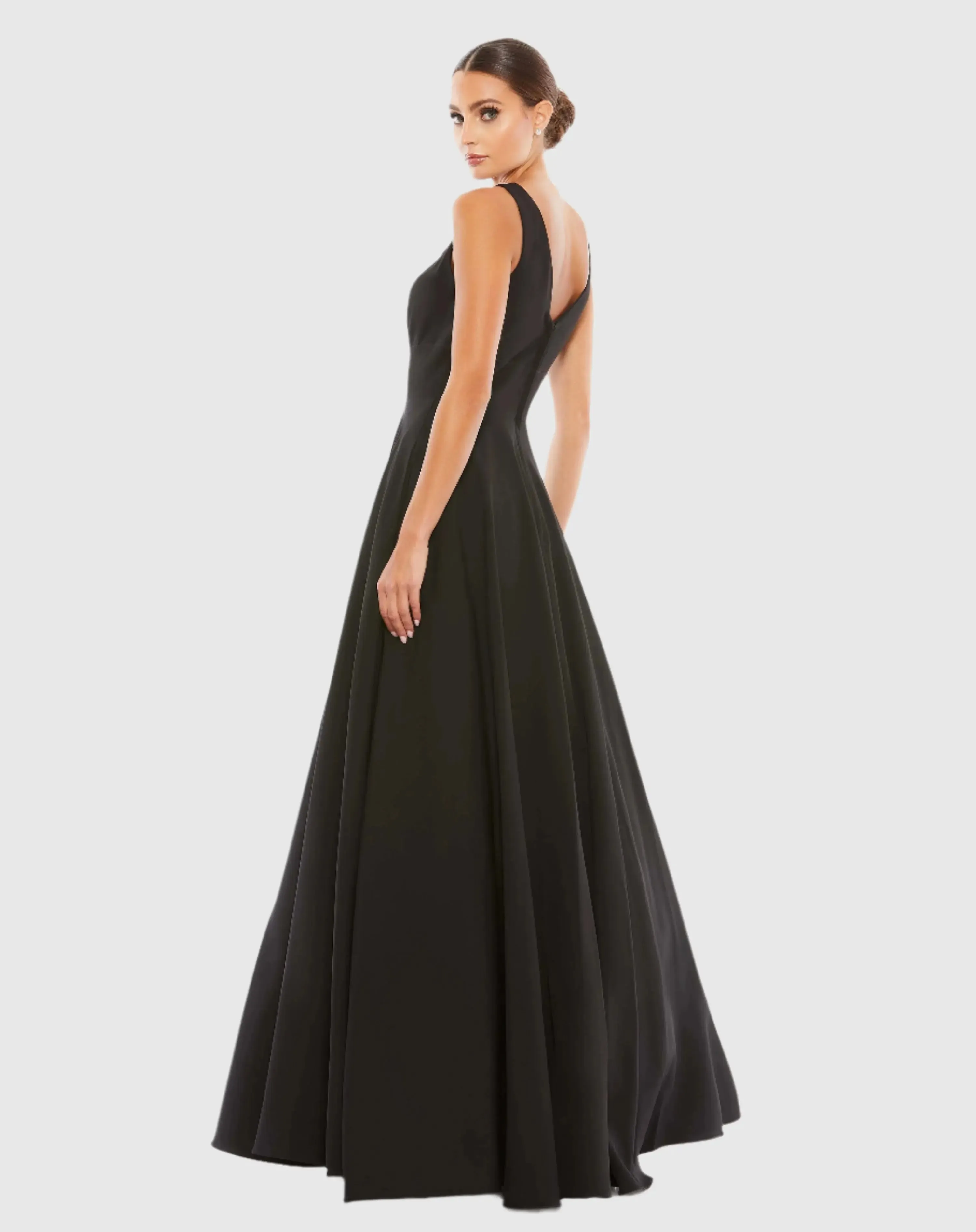 Black Classic Sleeveless A-Line Gown with Pockets