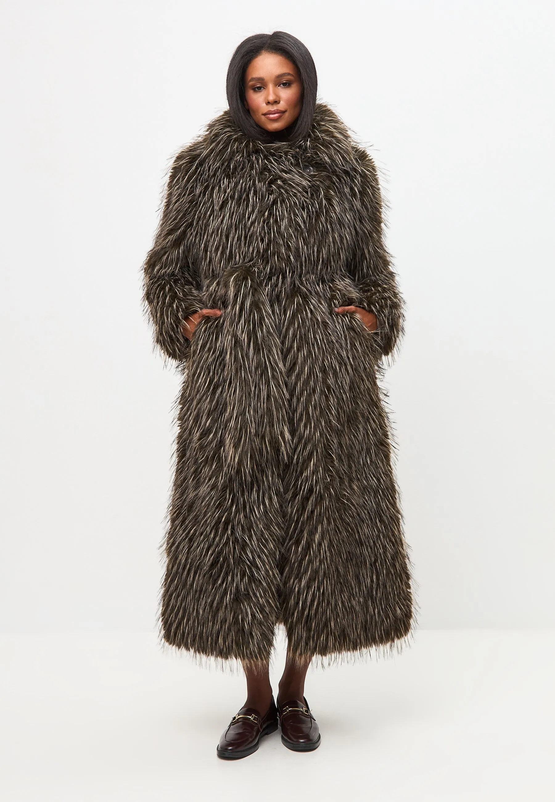 Luxurious Faux Fur Coat North - Brown