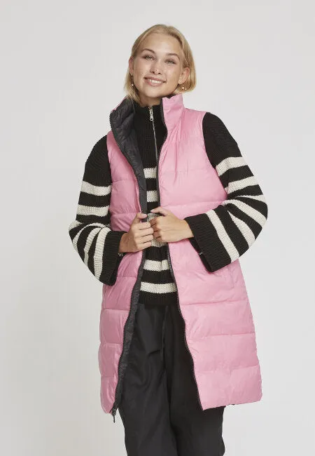 Reversible puffer sleeveless coat