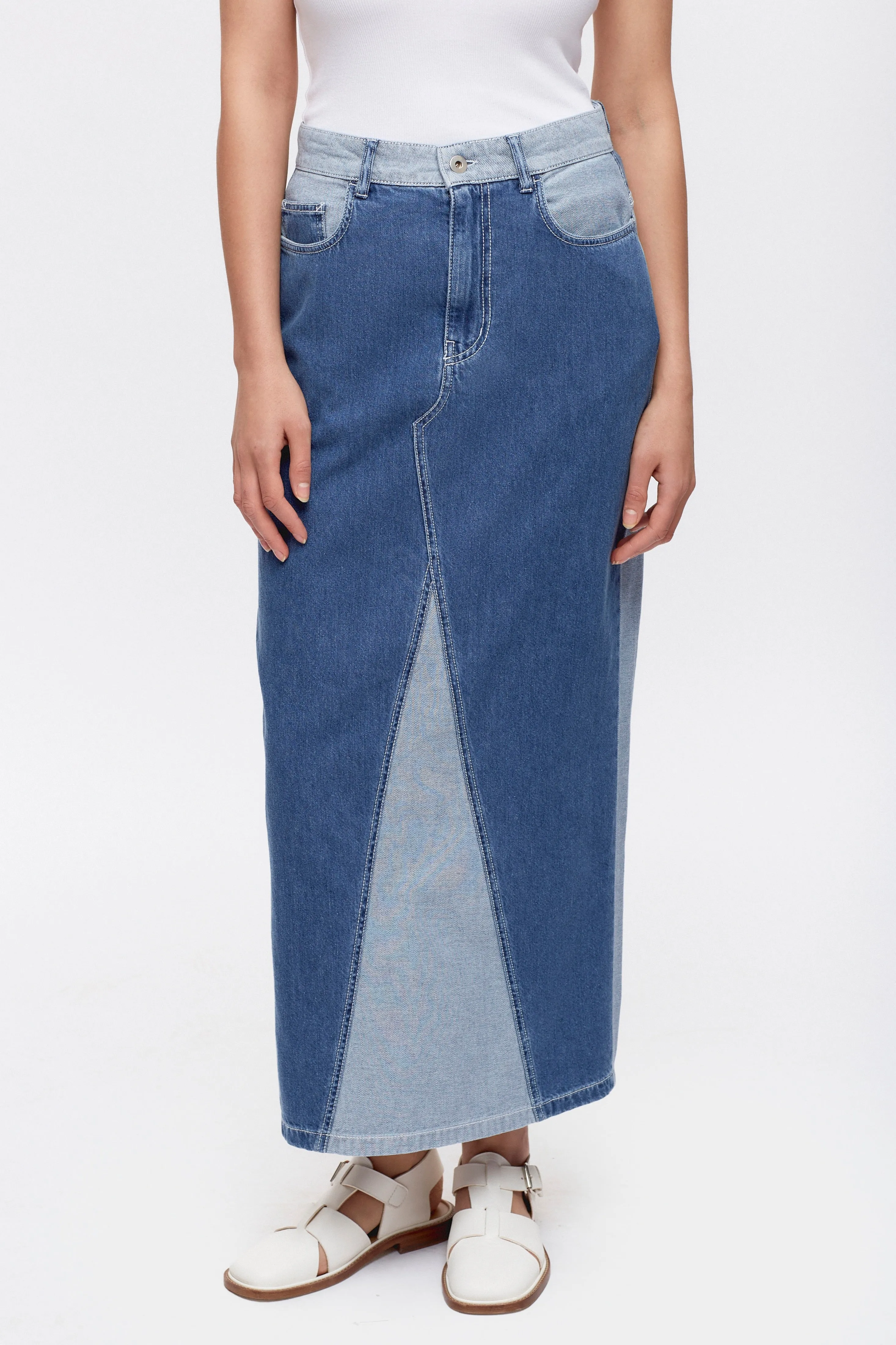 Women's Lily Denim Skirt in Med Wash